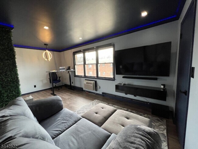 Building Photo - 506 Wanaque Ave