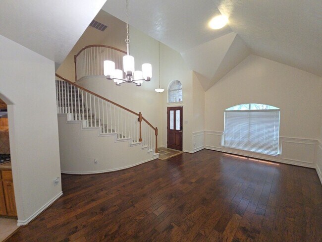 Building Photo - 16514 Bluff Springs Dr