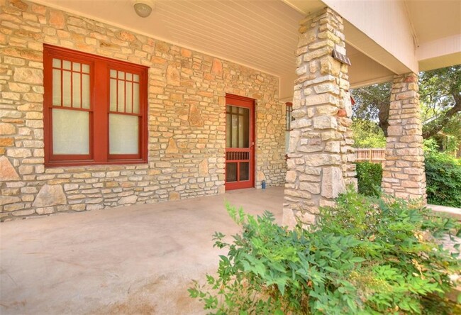 Building Photo - 330 Hopewell Rd