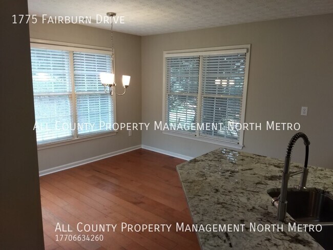 Foto del edificio - 1775 Fairburn Drive