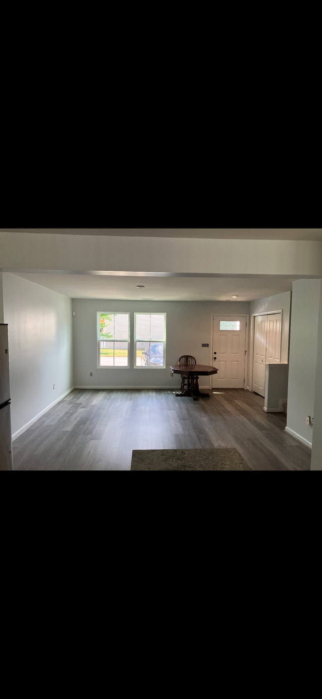 Building Photo - 1203 Lakeview Cove