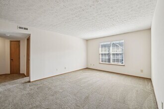 Building Photo - Emerald Lakes