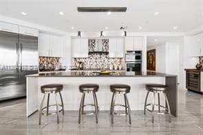 Building Photo - 4 br, 3.5 bath Condo - 100 E Las Olas Blvd...