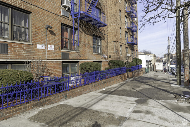 Walkway - 3123 Bailey Ave