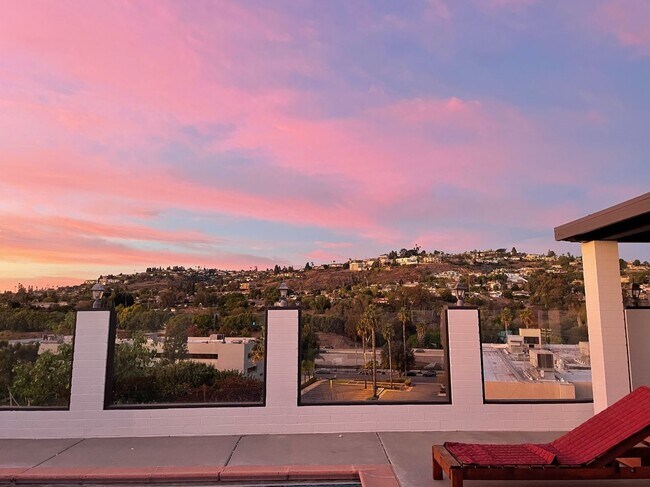 Foto del edificio - Beautiful 3B 2BA Home w/ Pool, Spa, and AC!