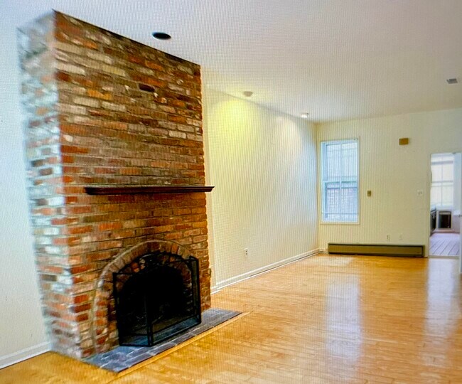 Foto del edificio - 1602 E St SE