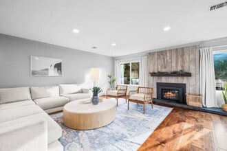 Building Photo - 5870 Cactus Way