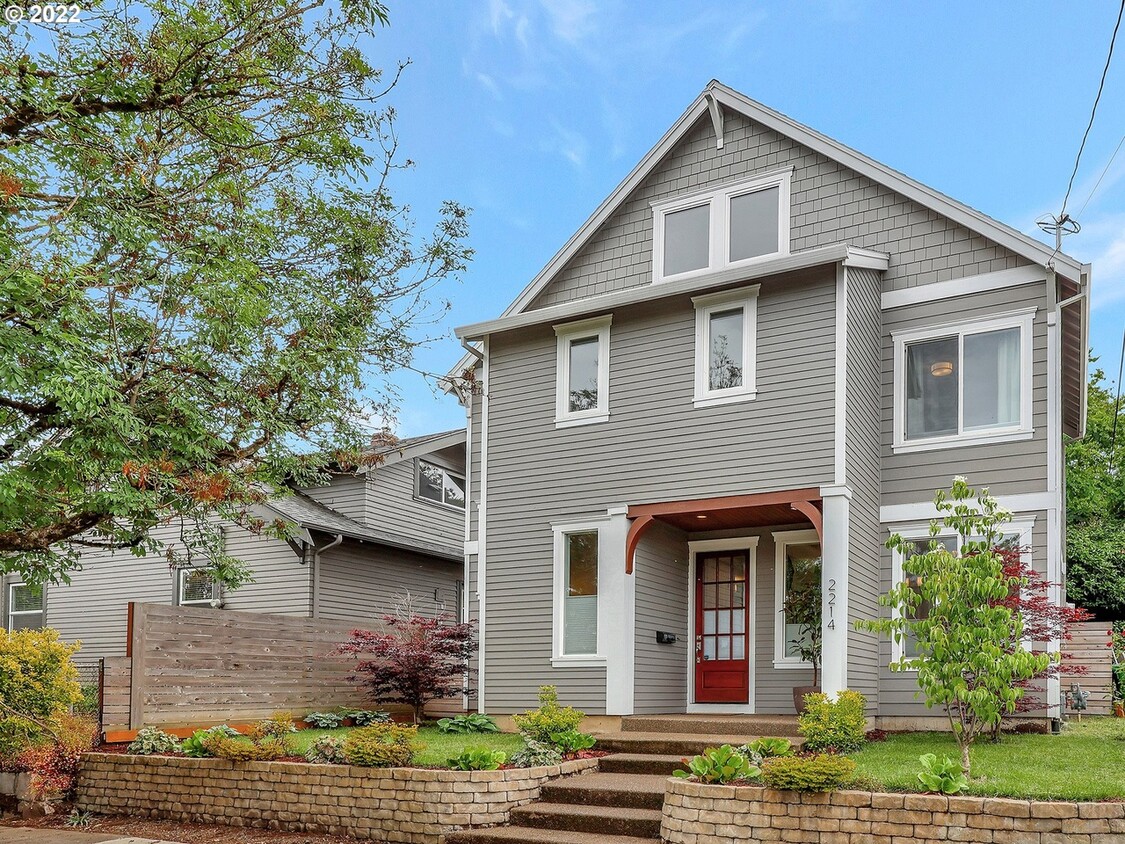 Primary Photo - 2214 N Farragut St