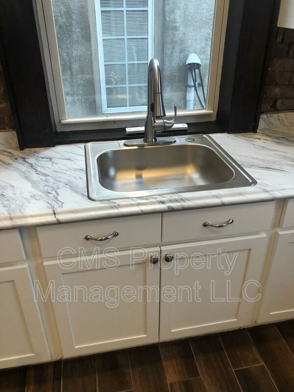 Building Photo - 36 W Front St