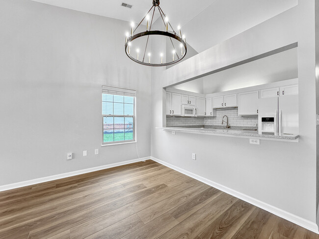 Foto del edificio - SENIOR INDEPENDENT LIVING COMMUNITY IN FAR...