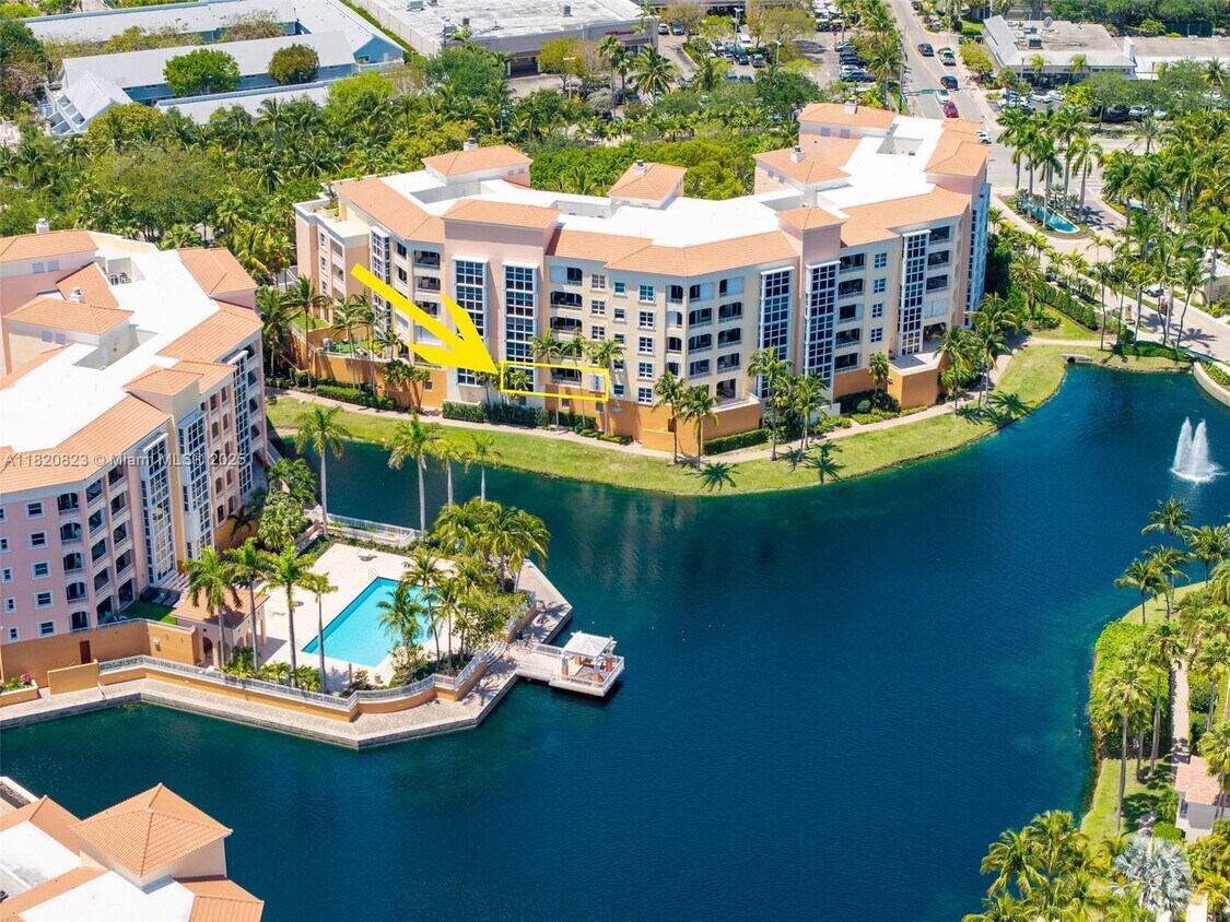 Foto principal - 725 Crandon Blvd