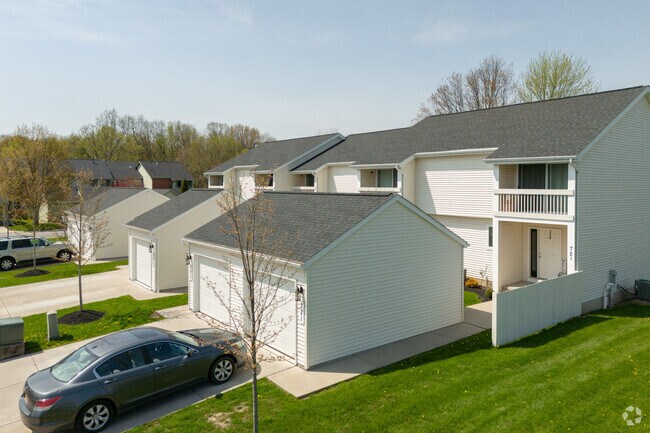 721 Robin Rd - Robin Road Townhouses