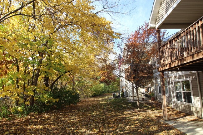 Building Photo - 1411 Heatherwood Ln