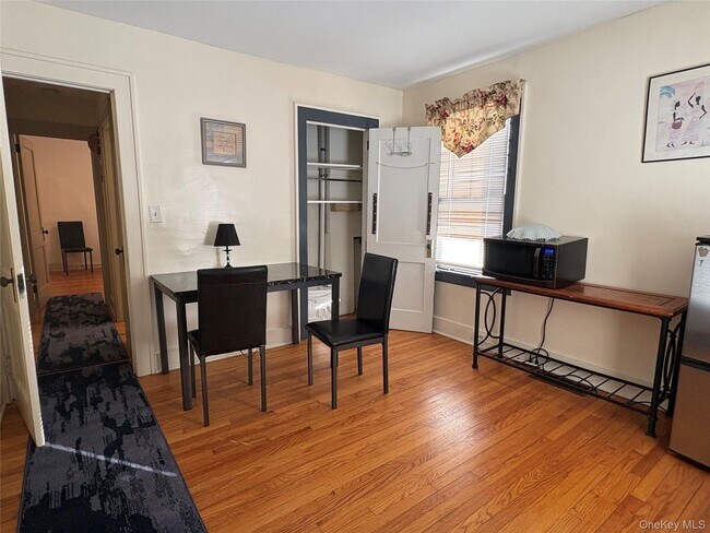 Foto del edificio - 8 Marshall Rd