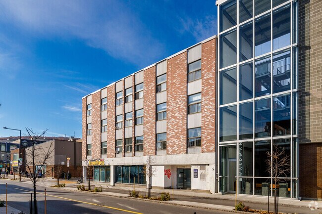 Building Photo - 3755 Saint-Dominique