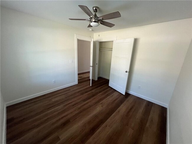 Building Photo - 308 S Collins Ave