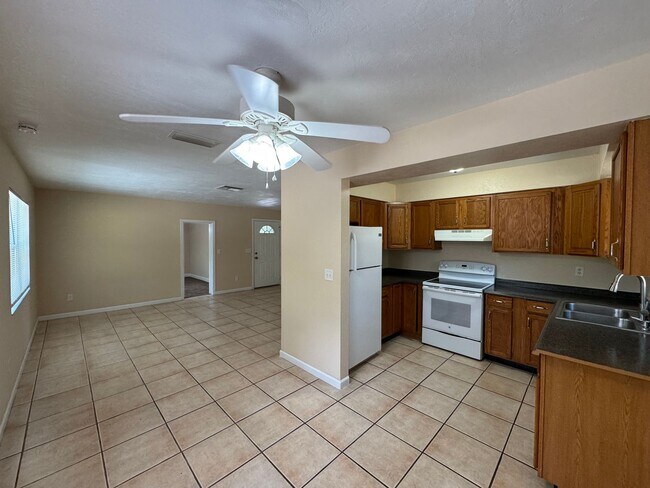 Foto del edificio - 1573 Fort Smith Blvd