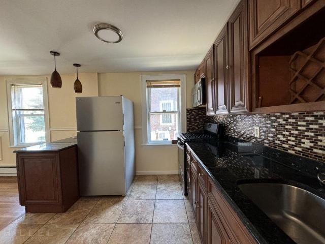 Foto principal - 1 bedroom in FOREST HILLS NY 11375