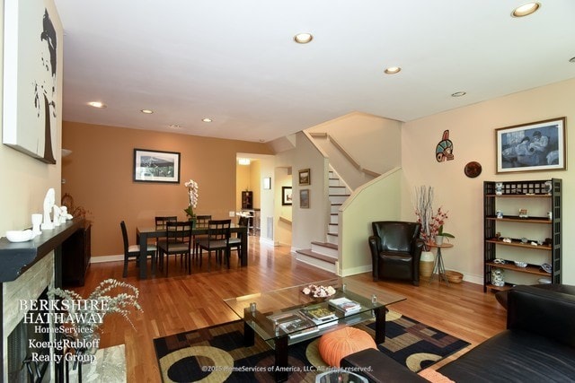 Building Photo - 2671 N Greenview Ave