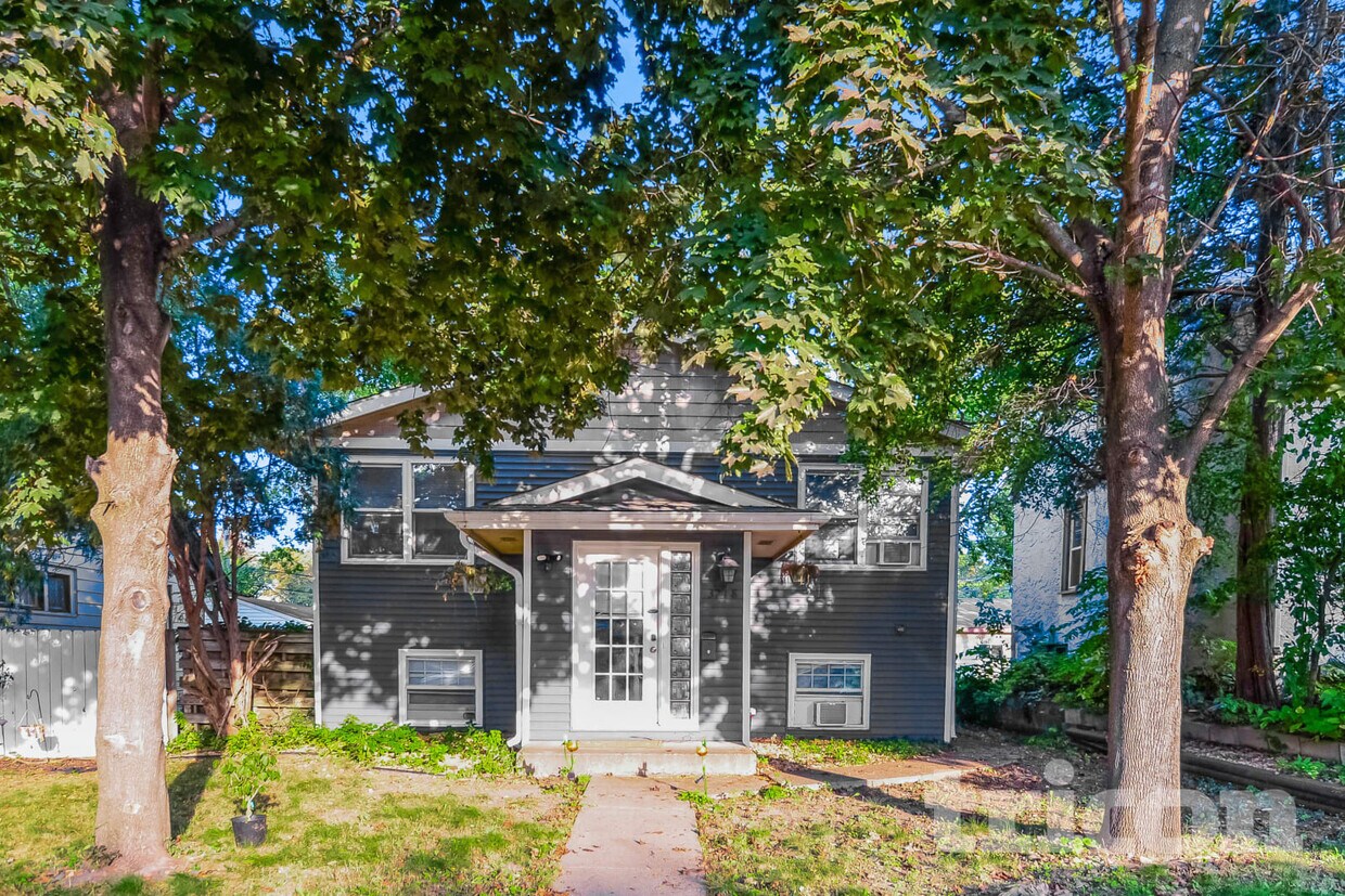 Foto principal - 3218 N Washburn Ave