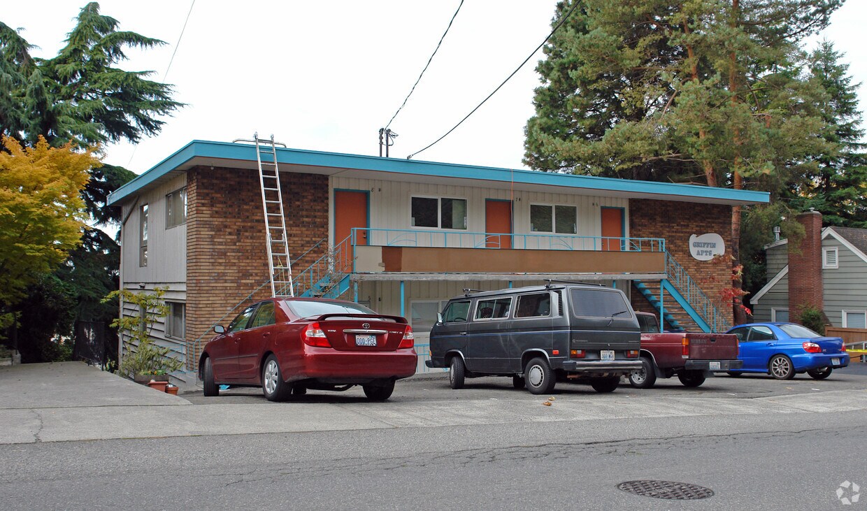 Primary Photo - Griffin Apartments