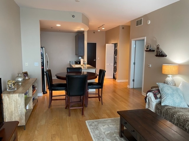 Foto del edificio - 303 W Ohio St