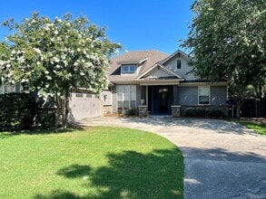 Building Photo - 9085 Black Cherry Trl