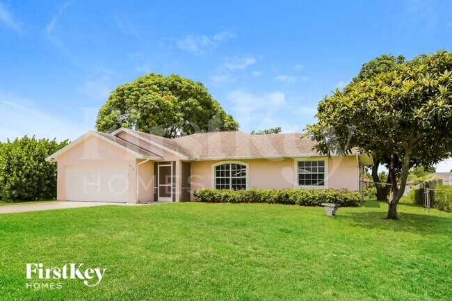 Building Photo - 2514 SW Monterrey Ln