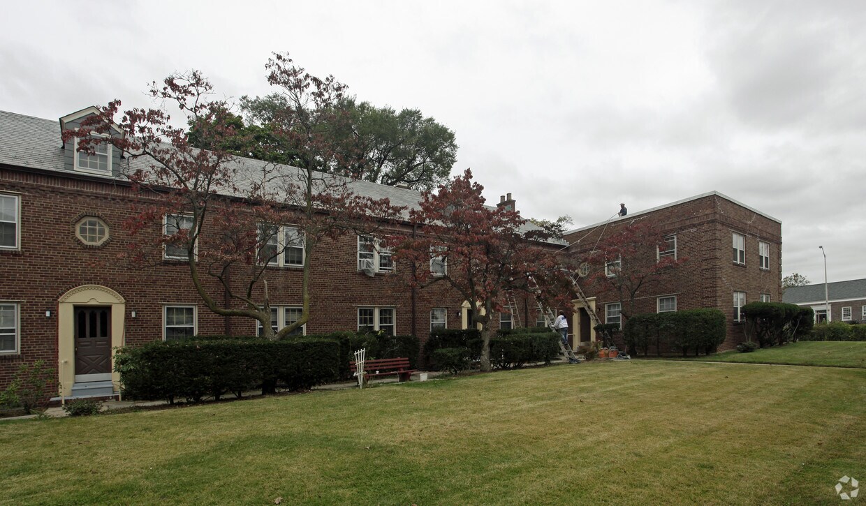 61 Hilbert St, Hempstead, NY 11550 Apartments in Hempstead, NY