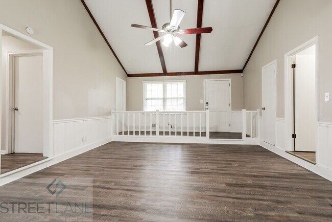 Foto del edificio - REDUCED! - Now offering $1075 off first fu...