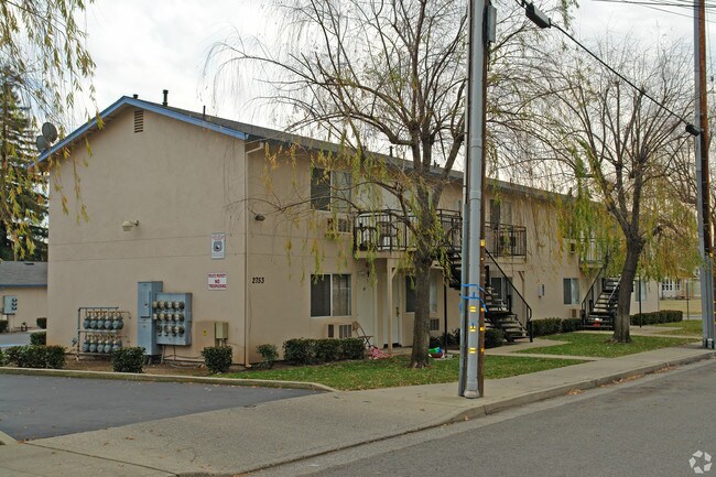Primary Photo - 2753-A-2753-J Lanning Ave