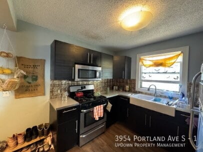 Building Photo - 3954 Portland Ave S