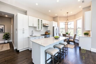 Building Photo - 85 Regent St