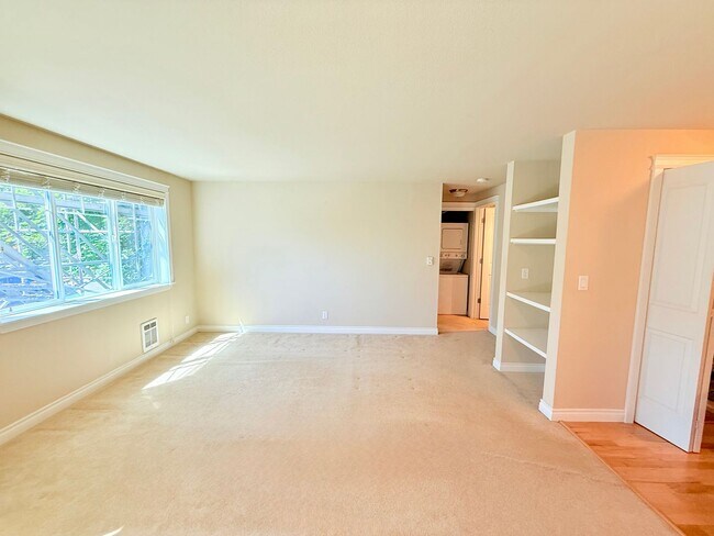Foto del edificio - 2200 Thorndyke Ave W