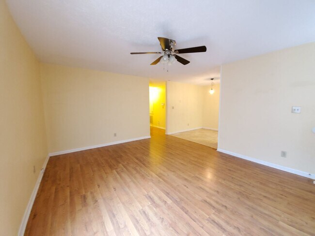 Foto del edificio - 6845 Apsley Ct