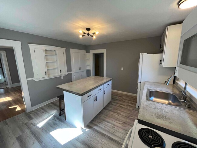 Foto del edificio - 404-406-406 N State St