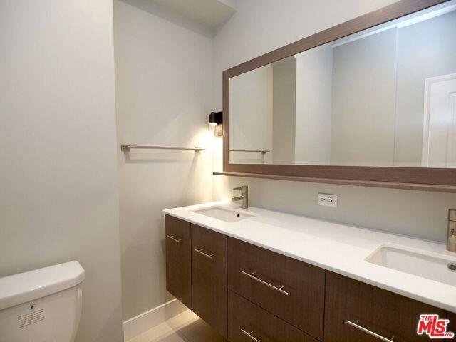 Foto del edificio - 100 South Doheny Drive Apt #708, Los Angel...