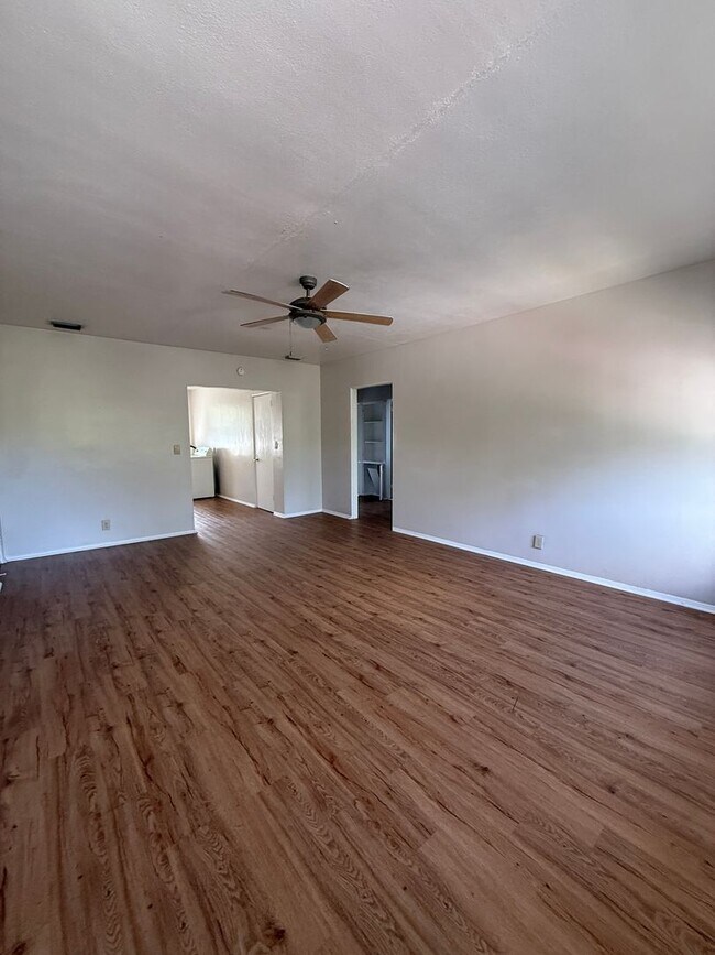 Foto del edificio - 3114 Belden Cir