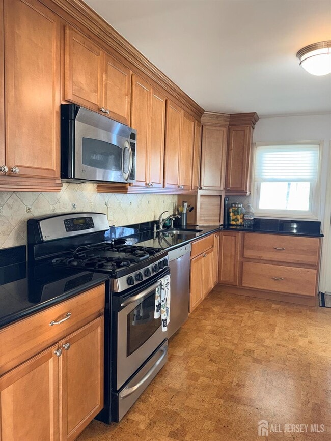 Foto del edificio - 27 Rector Ave