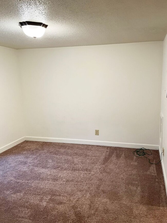 Building Photo - 3609 Balsam Ave