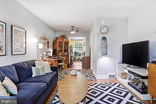 Foto del edificio - 123 E Linden St