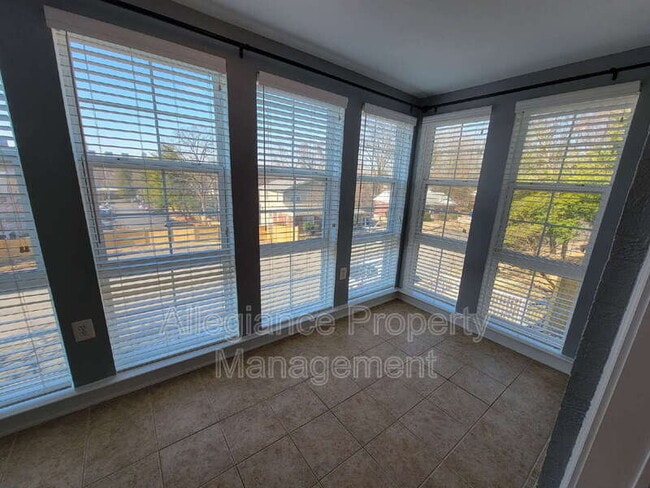 Foto del edificio - 4151 S Four Mile Run Dr