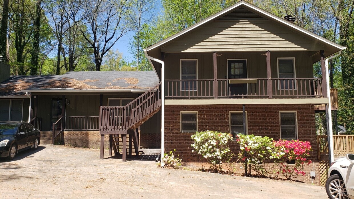 Primary Photo - Charming 2br 1.5 near Downtown Cary! Available Now!