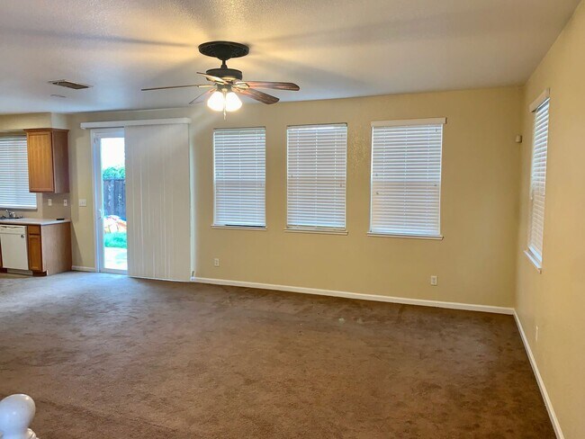 Foto del edificio - 4 br, 3 bath House - 913 Kiwi St
