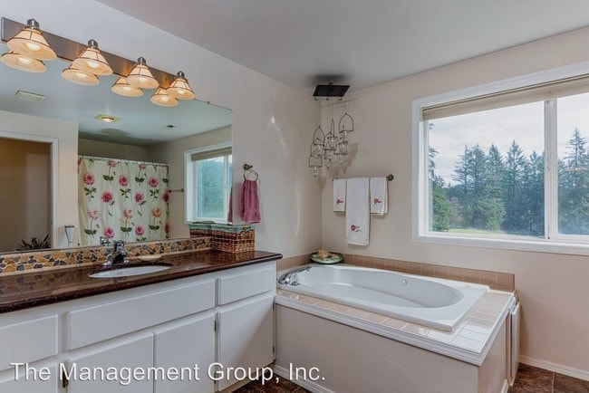 Building Photo - 301 NE 408th Ct
