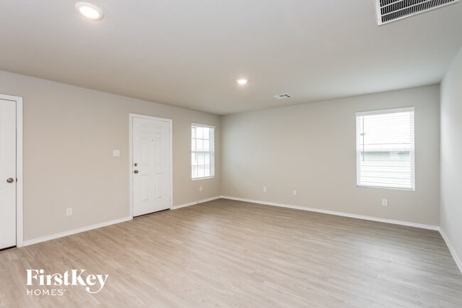 Building Photo - 6432 Cotton Ridge