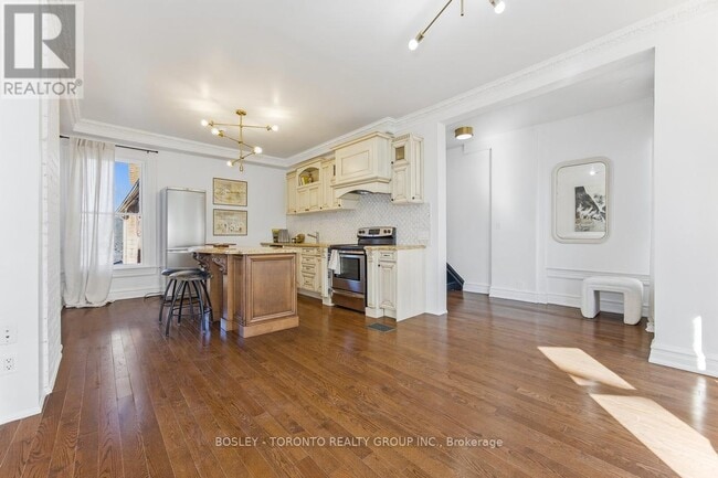 Building Photo - 110 Cowan Ave