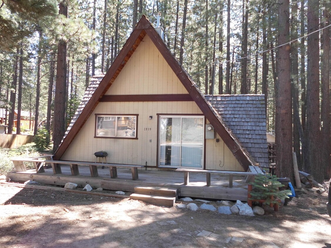 Foto principal - Nice house in South Lake Tahoe available now!