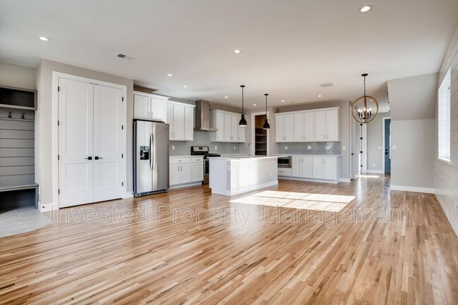Foto del edificio - 3765 Steele St