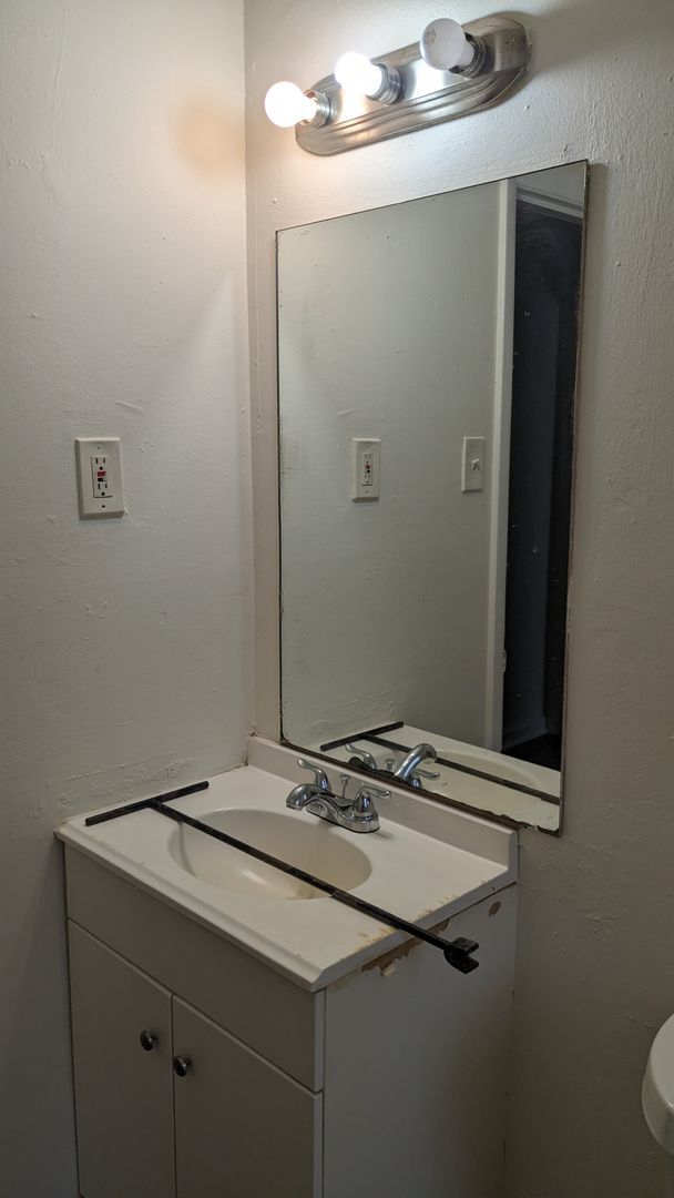 Foto del edificio - 957 47th Pl N